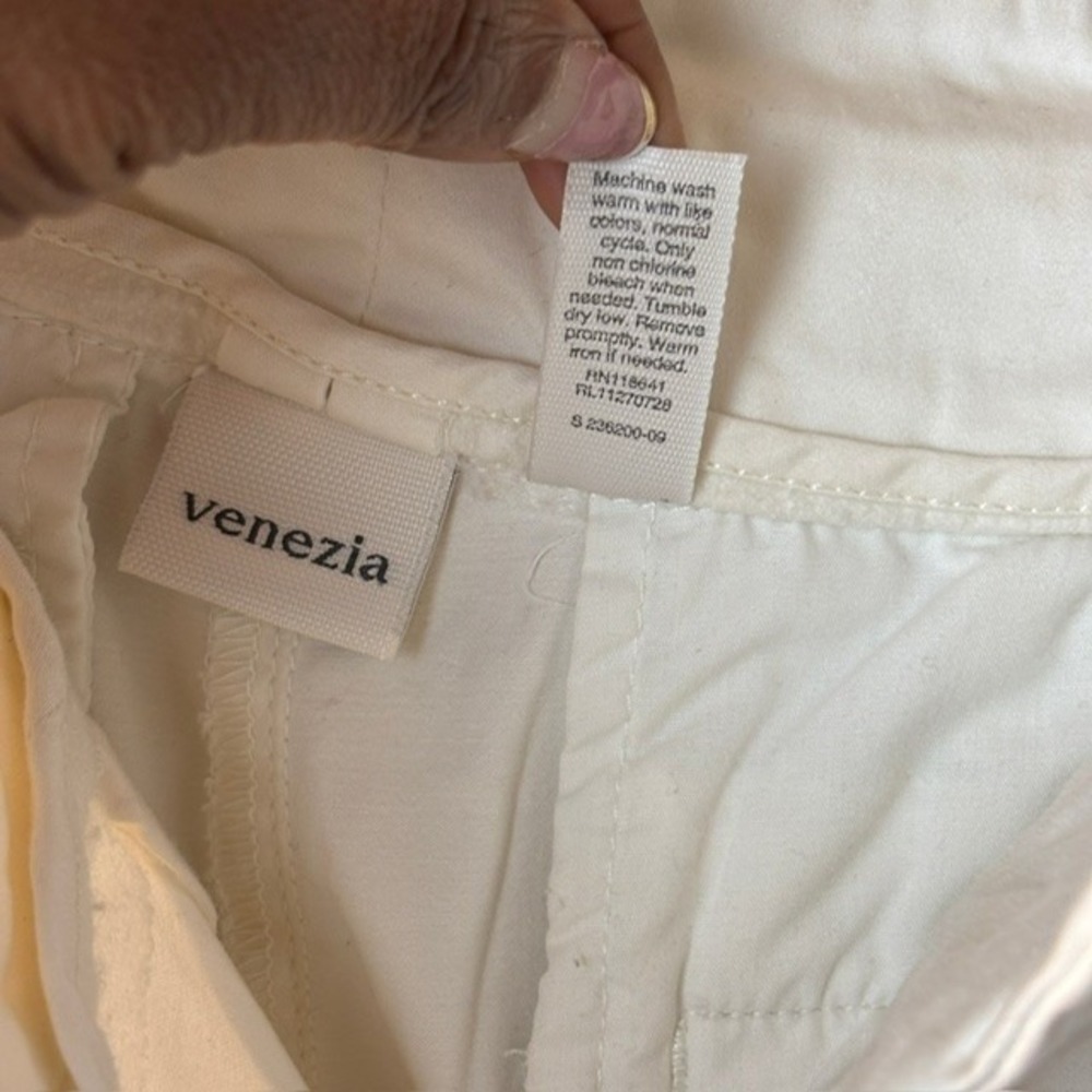 Womens 18 Venezia Bermuda Shorts White Cuffed Slash Flat Front Pockets Stretch - Picture 6 of 11